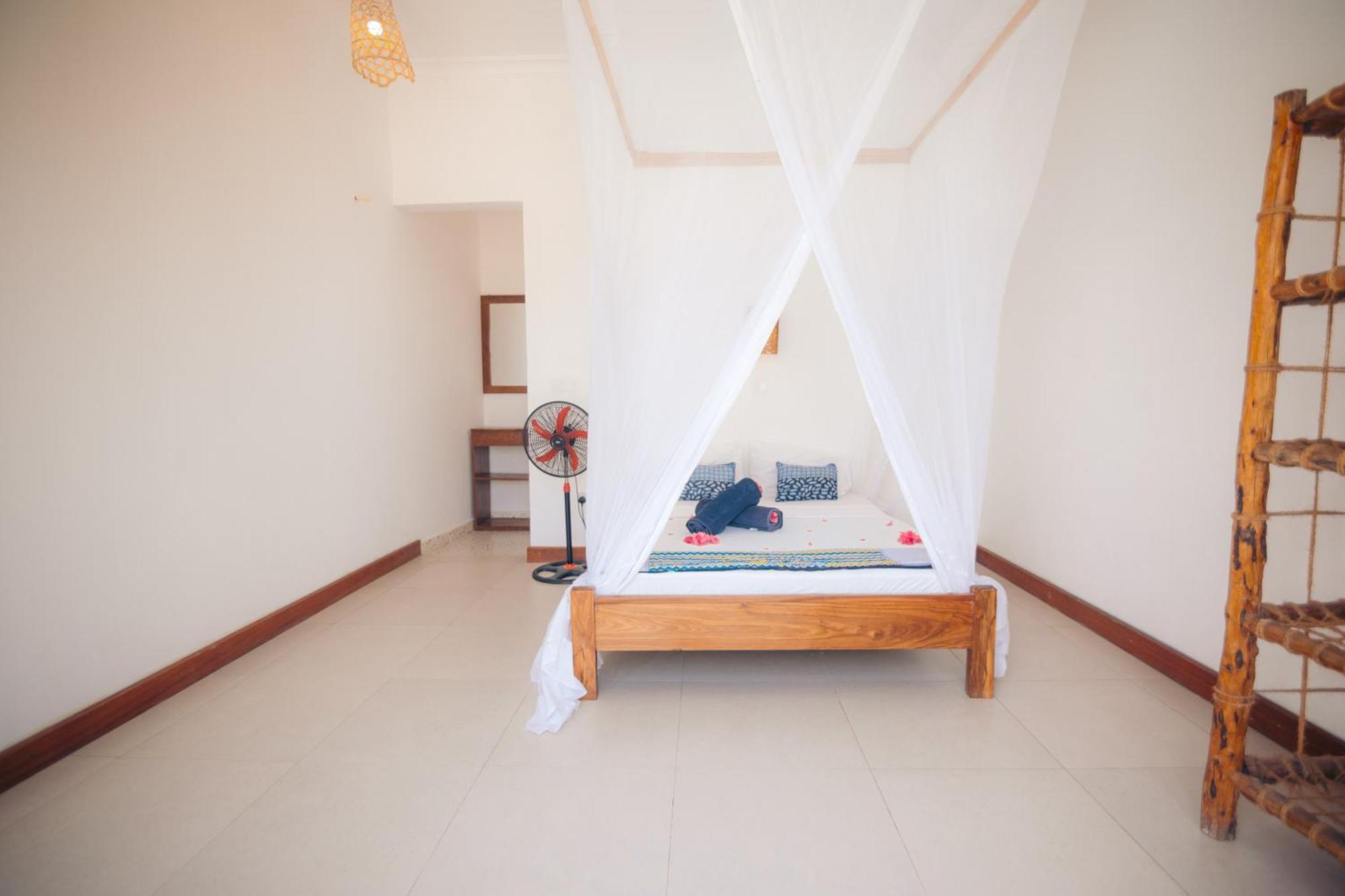 Villa Bukoba - Iris - Private Pool, Ac & Wi-fi *
