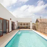 Bukoba Villas - Iris - Private Pool, Ac & Wi-Fi