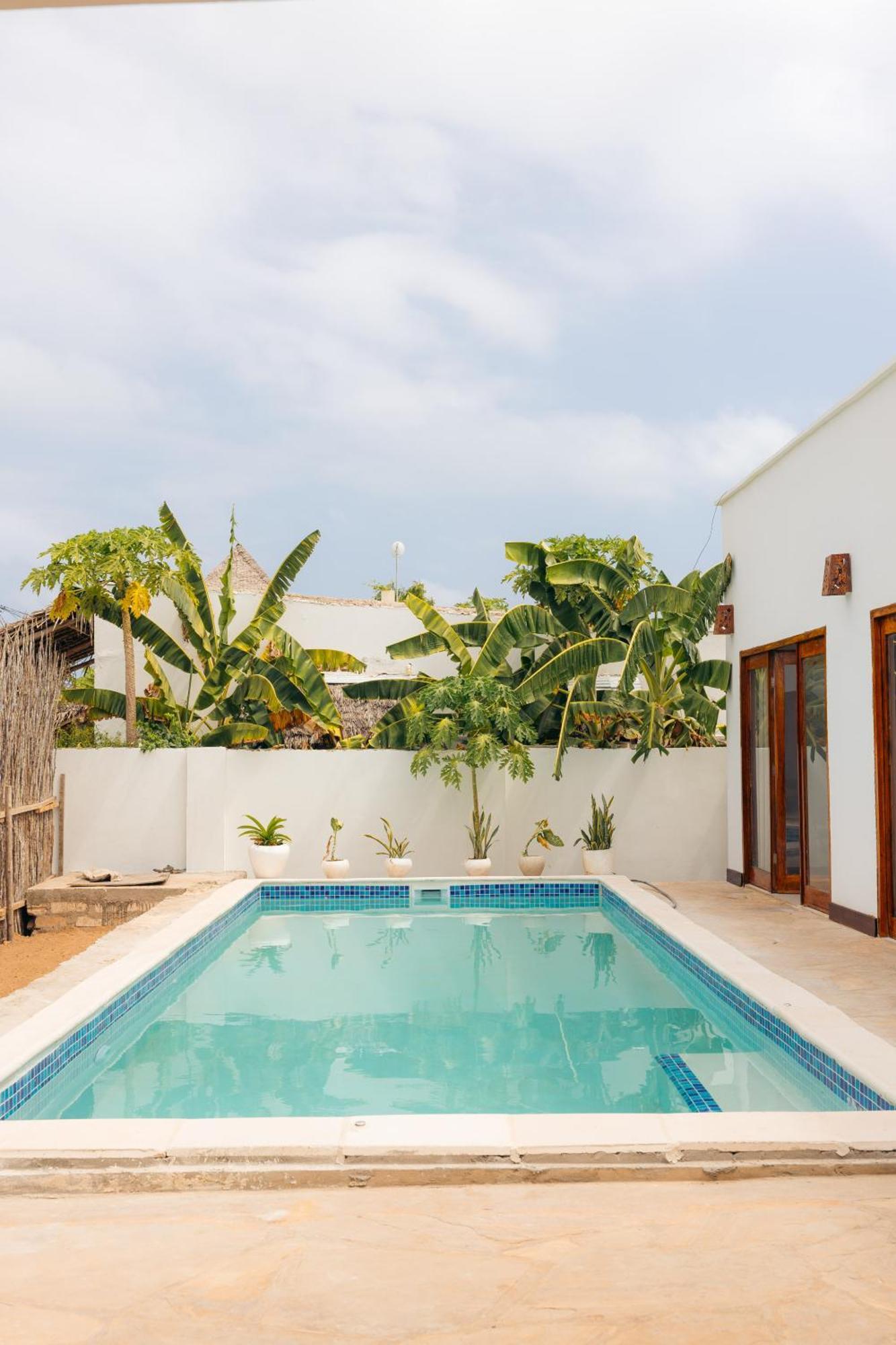 Villa Bukoba - Iris - Private Pool, Ac & Wi-fi Nungwi