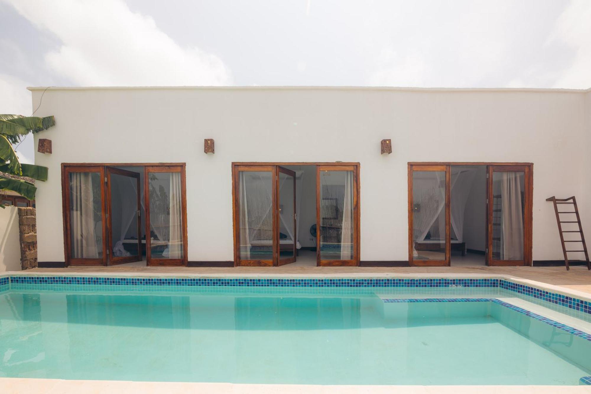 Bukoba - Iris - Private Pool, Ac & Wi-fi