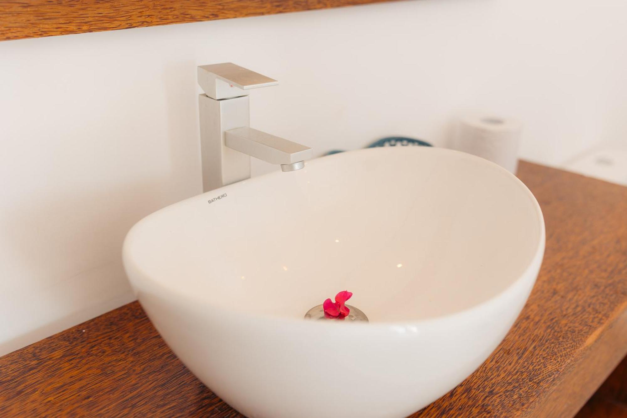 Bukoba - Iris - Private Pool, Ac & Wi-fi *